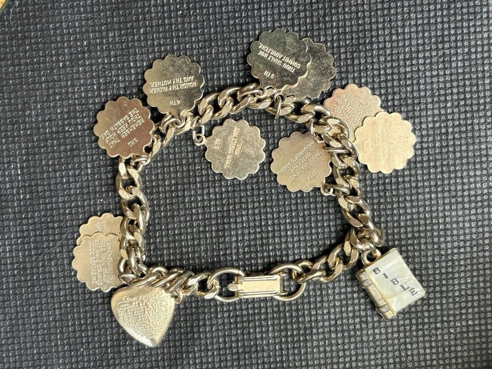 VINTAGE 9 COMMANDMENTS BIBLE CHARM BRACELET GOLD RETRO 7" COSTUME JEWELRY